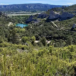 Camping De La Vallee Heureuse Campingplatz Orgon
